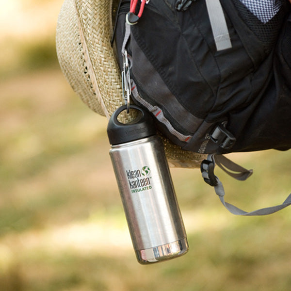 steel-s-biner-3-w0 carabiner_steel_bottle_backpack_lifestyle_dd4fef2d-f5d2-4f32-ac05-c706bd6b518e.jpg