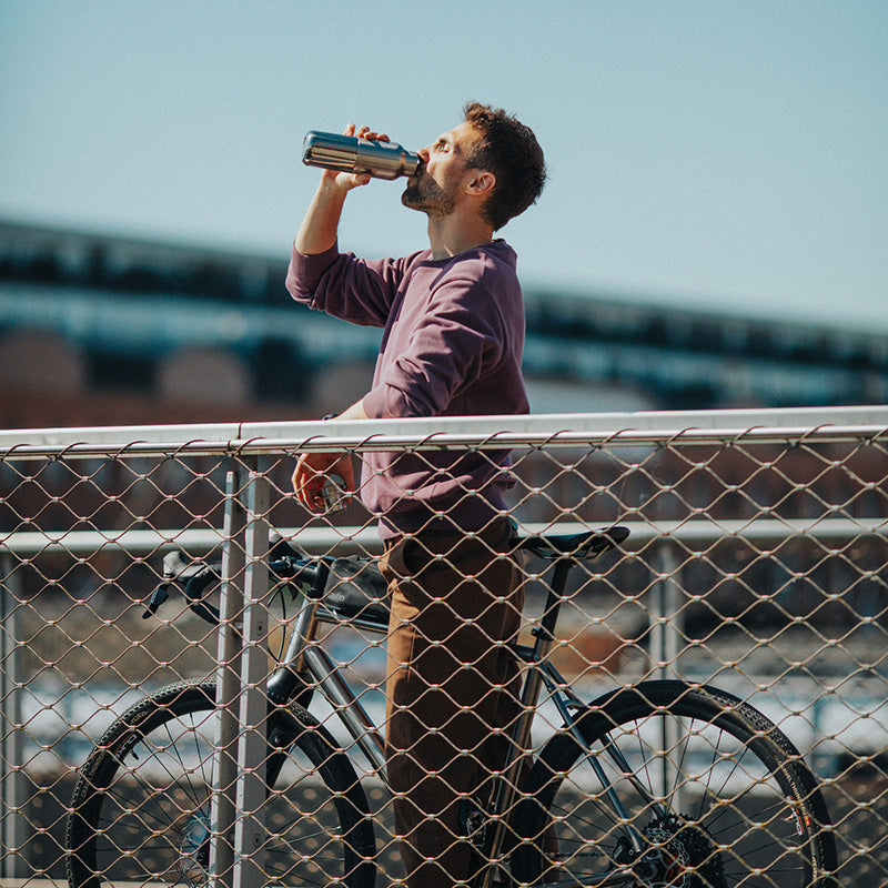 20oz-rise-reflect-with-bamboo-cap-d2 16oz_rise_reflect_man_bike_square.jpg
