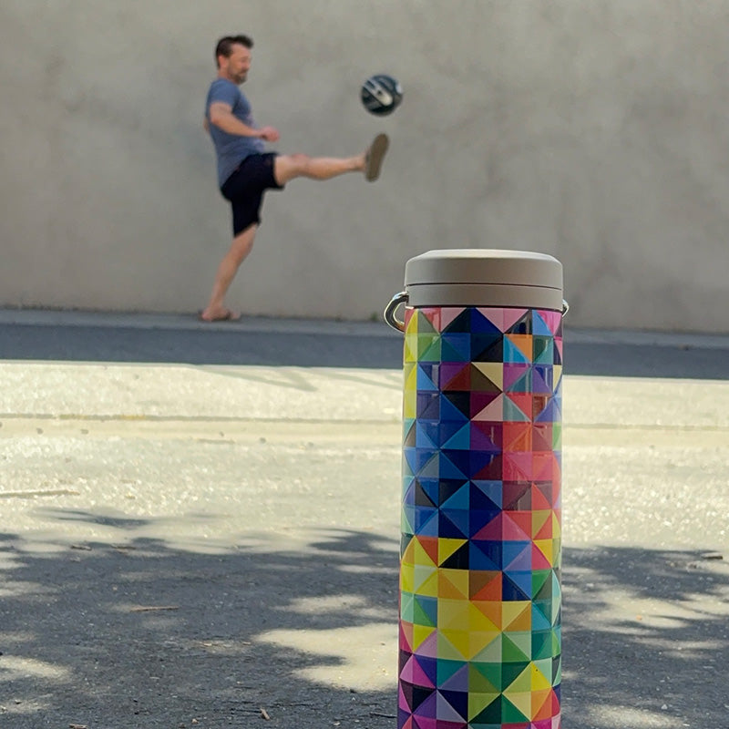 20oz-tkwide-with-twist-cap-mosaic-r9 20oz_tkwide_bottle_seasonal_mosaic_soccerball_player_square.jpg