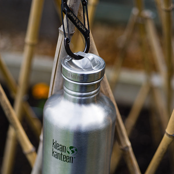 classic-steel-loop-cap-y6 40oz_bottle_steel_loop_cap_lifestyle.jpg