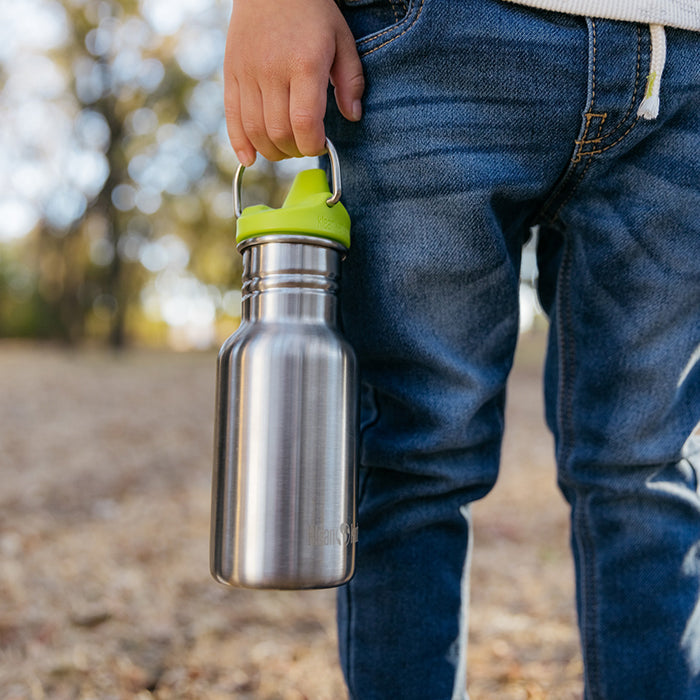 classic-kid-sippy-cap-e9 K12CNSIPPY-BS-kids_sippy_bottle_carry_lifestyle_f9e24b84-a0ae-465d-aad5-3c60c5592b7d.jpg