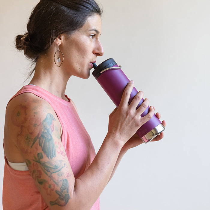 tkwide-twist-cap-with-straw-kit-f9 K20TKWPT-PP-T-TWIST-straw_cap_drinking_yoga_lifestyle_64bb08ca-98d0-4e89-83fd-b166cda65ccd.jpg