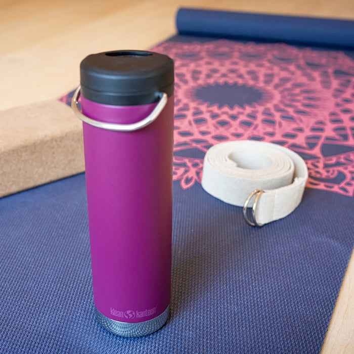 tkwide-twist-cap-with-straw-kit-f9 K20TKWPT-PP-T-TWIST-yoga_bottle_closed_lifestyle_a5ac6535-9c60-42bb-86fe-b94b5cef2b68.jpg