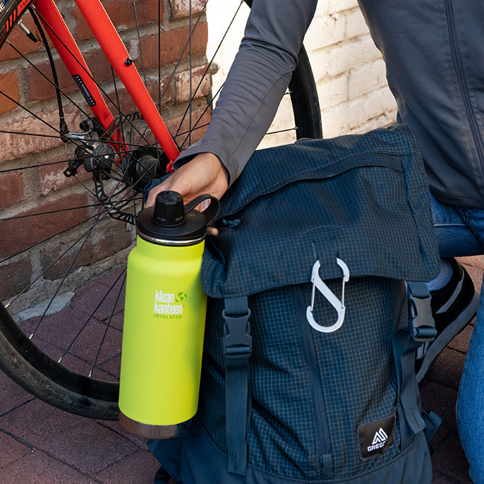 tkwide-chug-cap-i7 K32TKWSSL-JP-Bottle-Biking-Chug-Cap-lifestyle.jpg