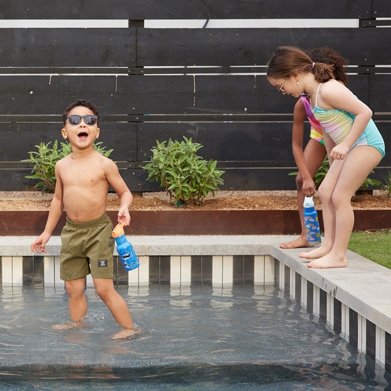 12oz-kid-s-classic-with-flip-seal-sport-cap-k4 kid_sport_flip_seal_12oz_boy_pool_square.jpg