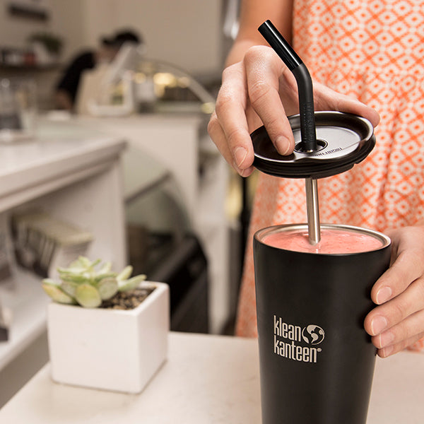 tumbler-straw-lid-with-straw-d6 steel_straw_smoothie-At-Counter-With-Lid_lifestyle_a071dbd2-9fd8-4eea-b04c-2a3732ff8612.jpg